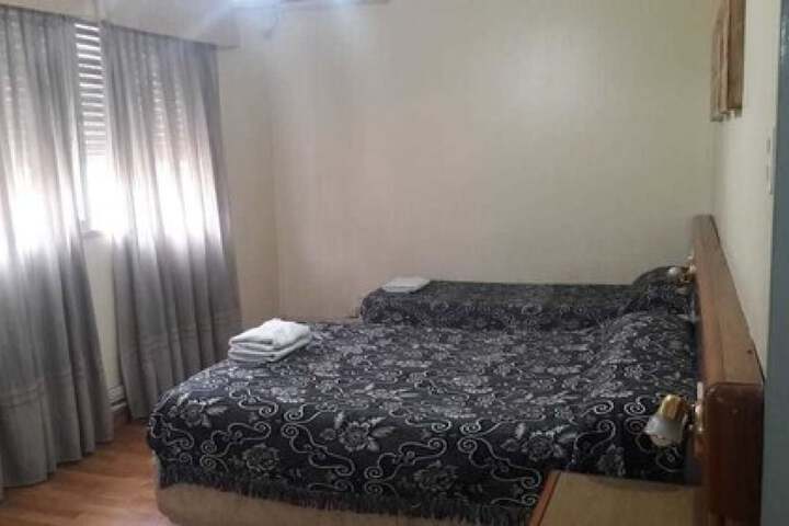 Room 9 of 18