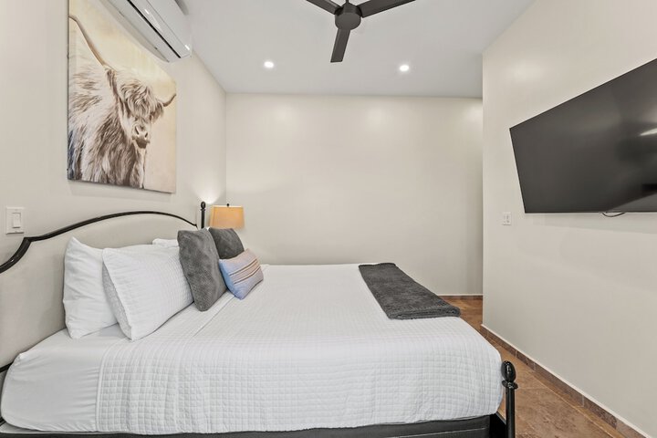 Room 18 of 65