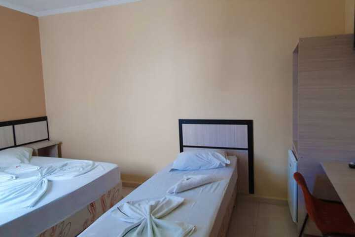 Room 14 of 32