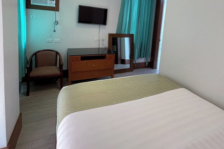 Room 9 of 70