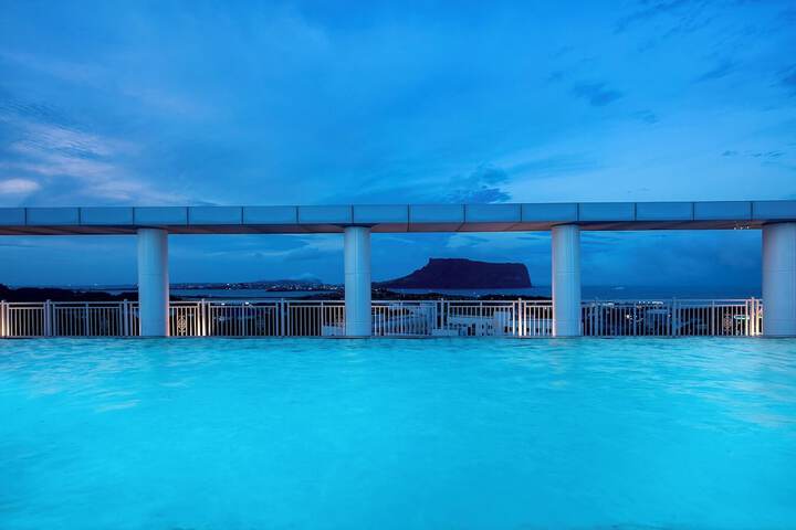 Pool 68 of 122