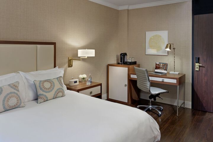 Room 16 of 65