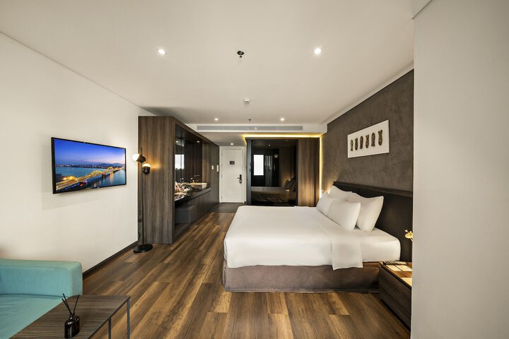 Room 27 of 80