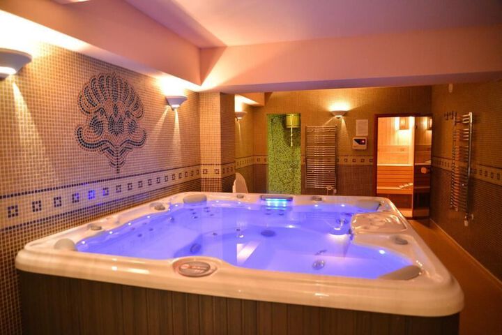 Spa 42 of 45