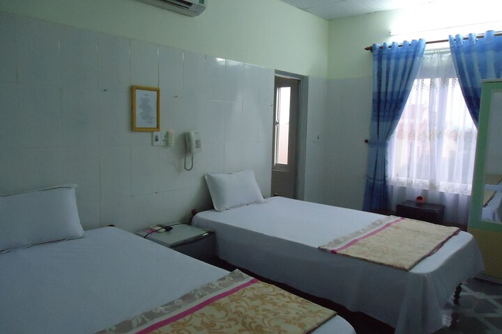 Room 9 of 49