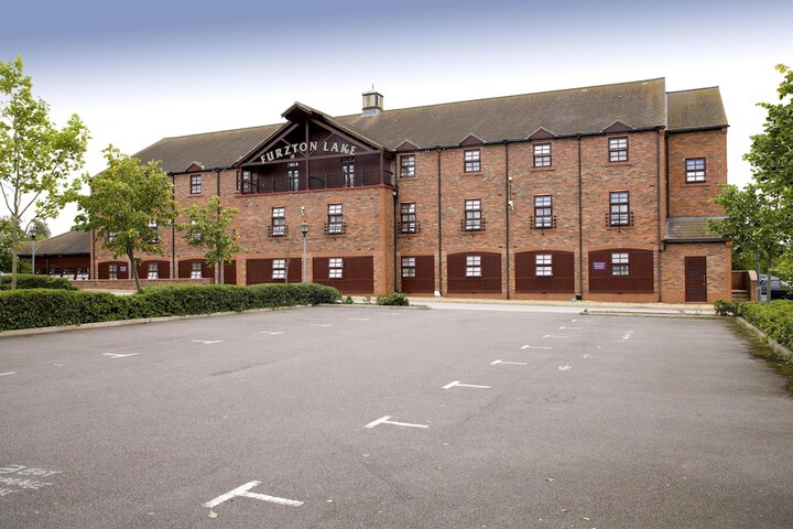 Premier Inn Milton Keynes Sw - Furzton Lake