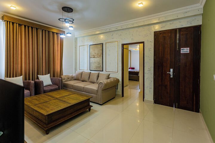 Room 6 of 74