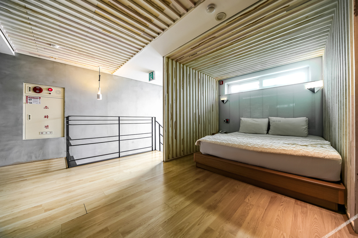 Room 54 of 170