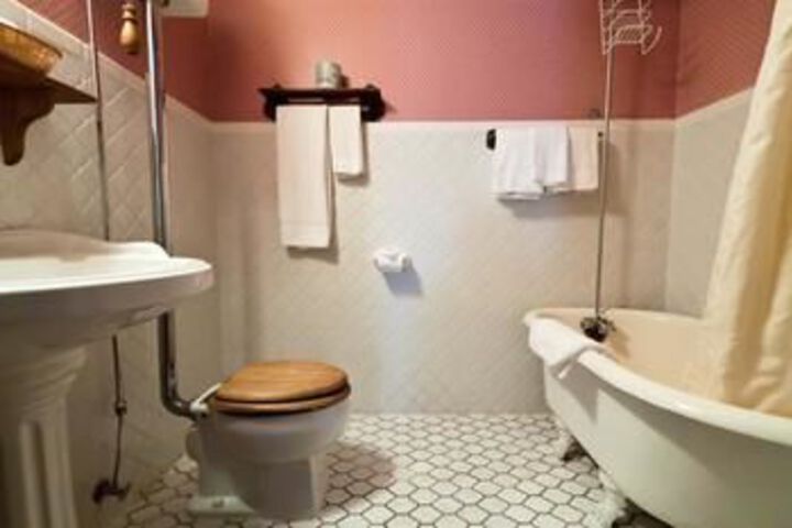 Room 2 of 49
