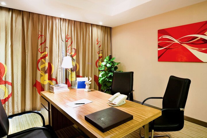 Room 19 of 178