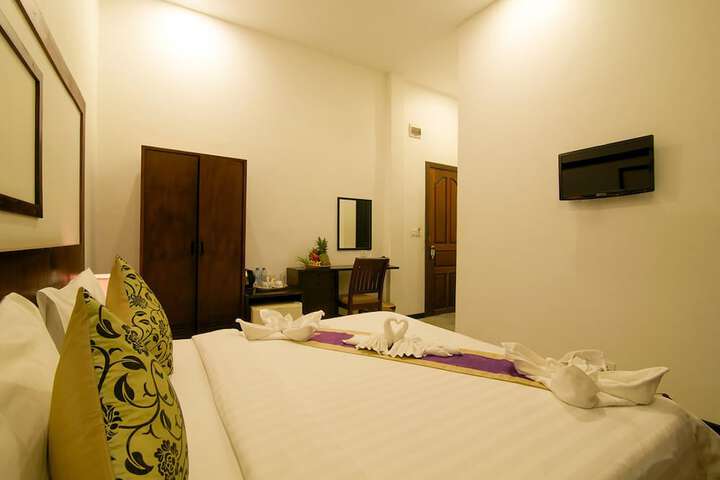 Room 26 of 79
