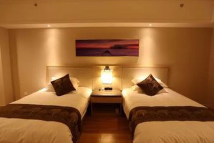 Room 9 of 21