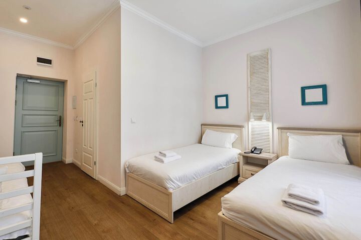 Room 30 of 76
