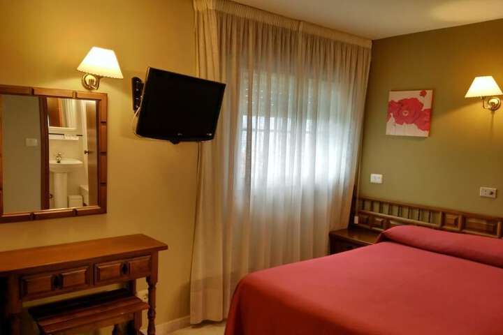Room 4 of 37