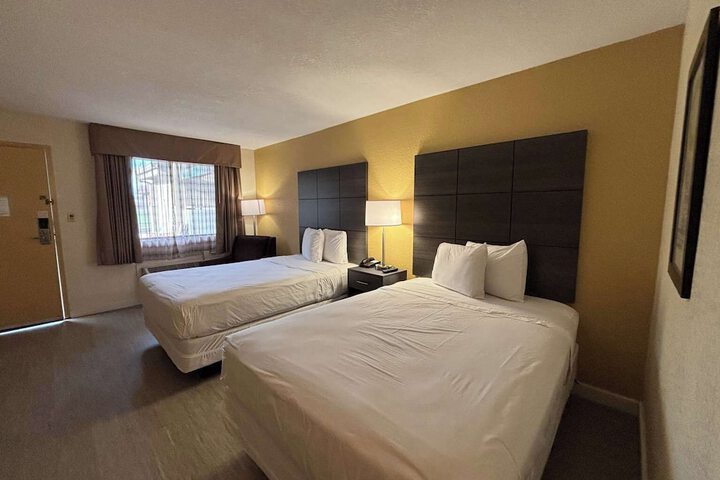 Room 4 of 17