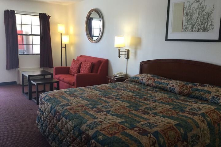 Room 11 of 20