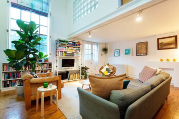 Room 12 of 20