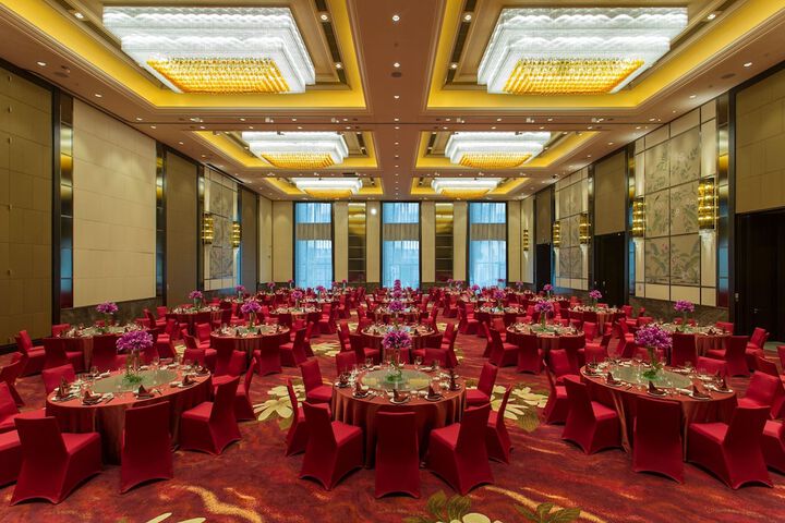 Ballroom/Hall 48 of 59