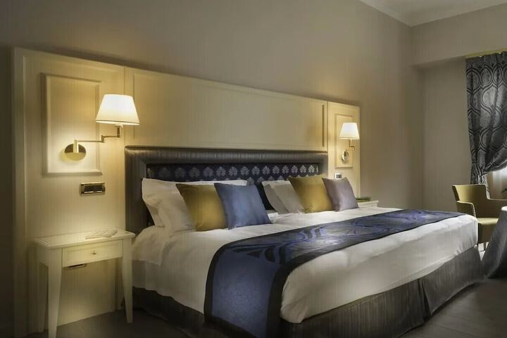 Room 5 of 25