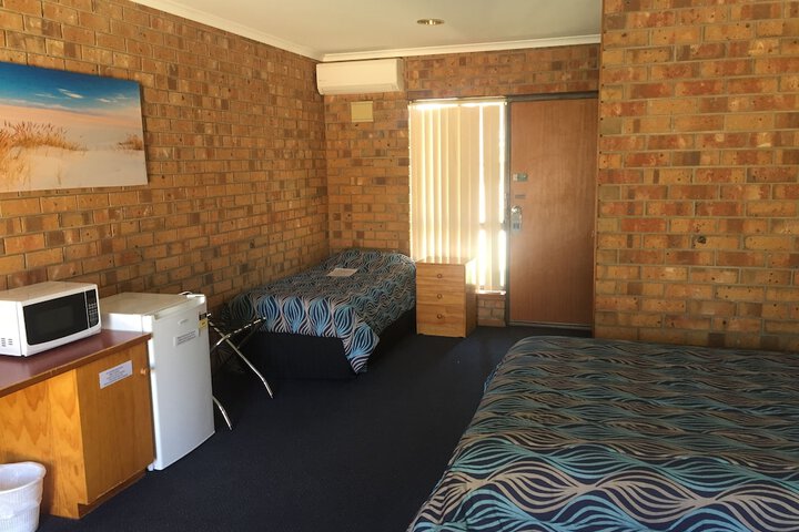 Room 12 of 50