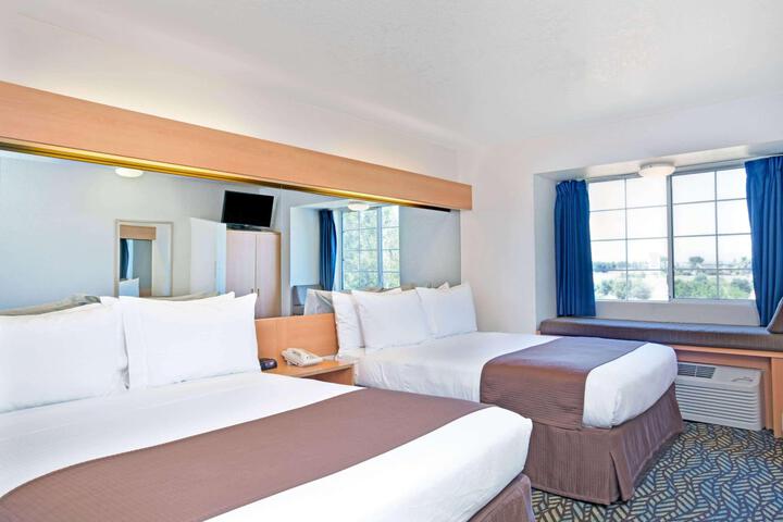 2 Queen Beds Mobility Accessible (6 of 15)