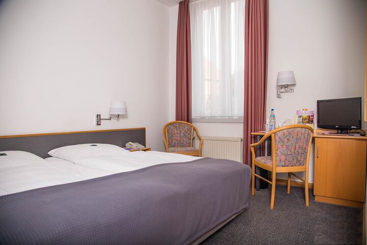 Room 5 of 29