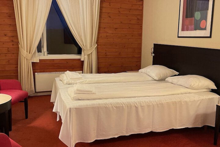 Room 4 of 15