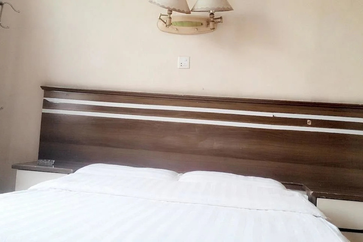 Huangting Hotel