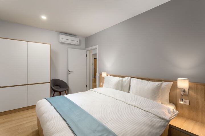 Room 4 of 36