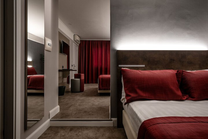 Room 16 of 36