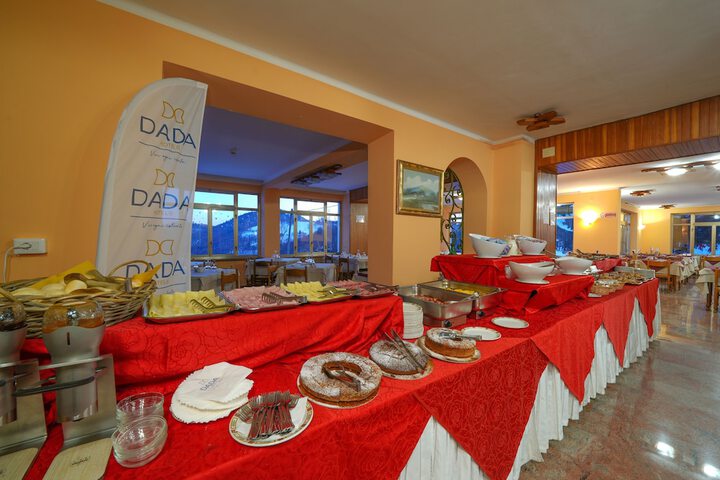 Dining 26 of 50