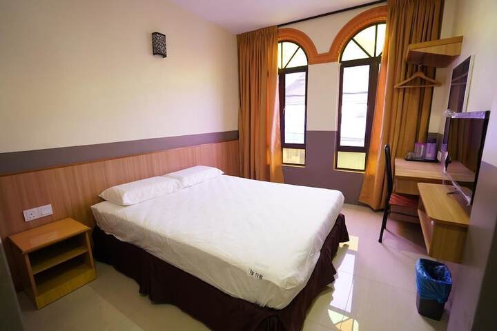 Room 8 of 28