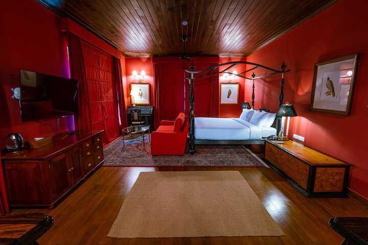 Room 5 of 82