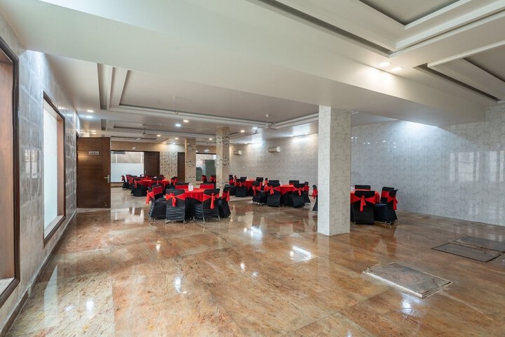 Business Center 25 of 30