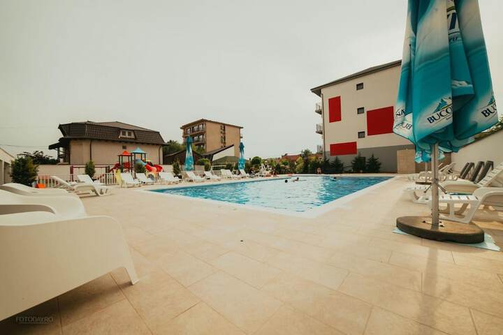 Pool 24 of 68