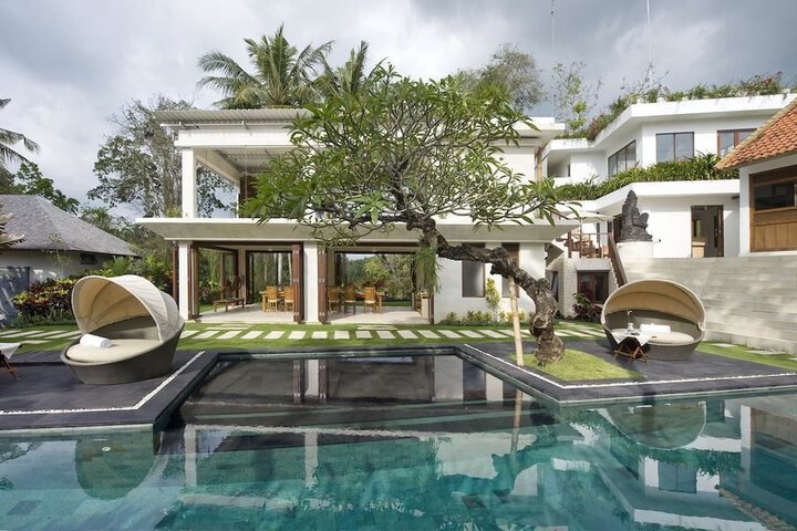 Pool 12 of 37
