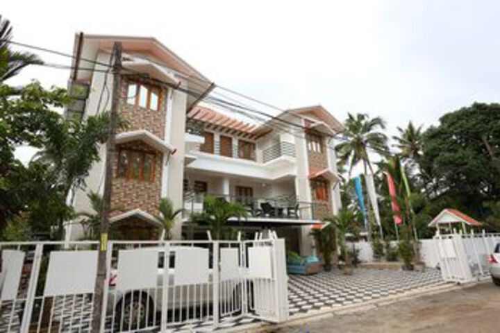 OYO 9651 Hotel Anugraha Inn