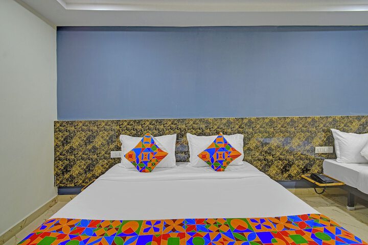 Room 10 of 29