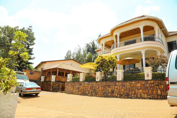 Step Town Hotel in Kigali
