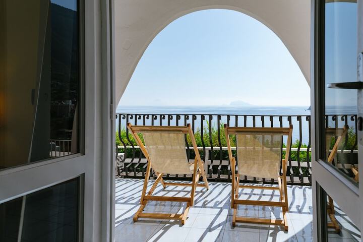 Terrace/Patio 23 of 49