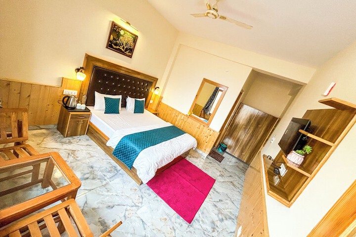 Room 6 of 27