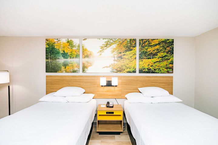 1 Double Bed Modern Room (5 of 28)