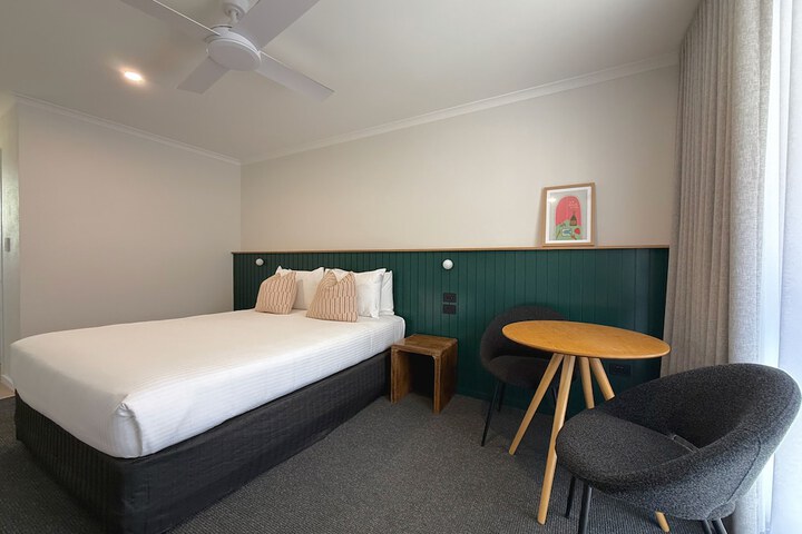 Room 12 of 34