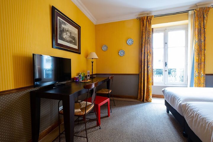 Room 43 of 68