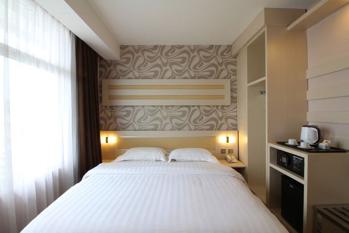 Room 10 of 64