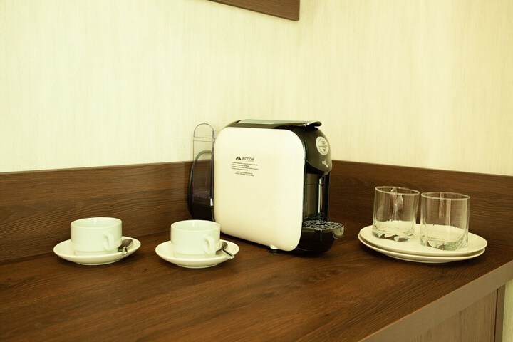 Breakfast/Coffee Service 21 of 36