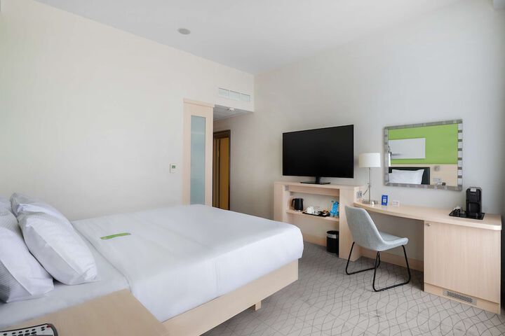 Room 14 of 61