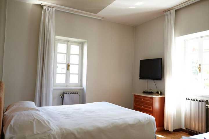 Room 7 of 38