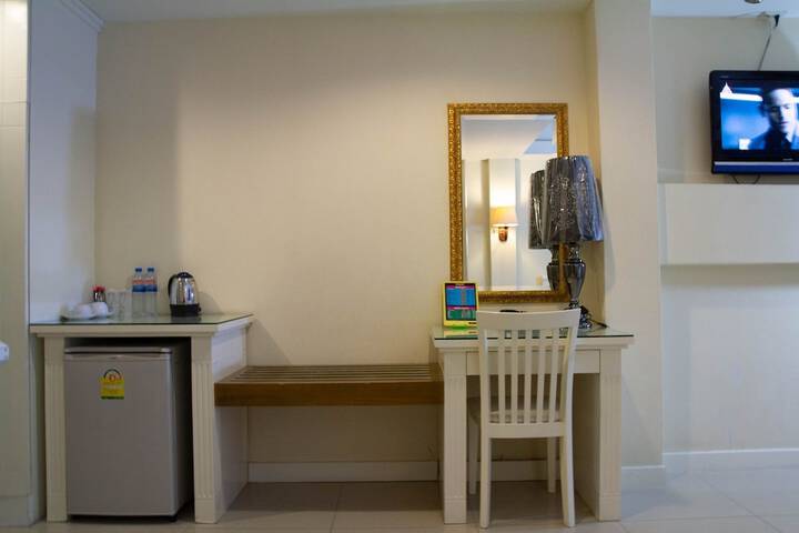 Room 8 of 31