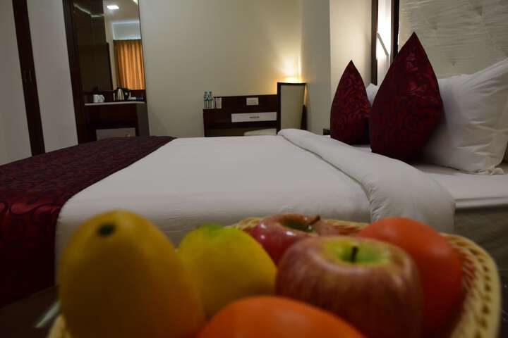 Room 6 of 28
